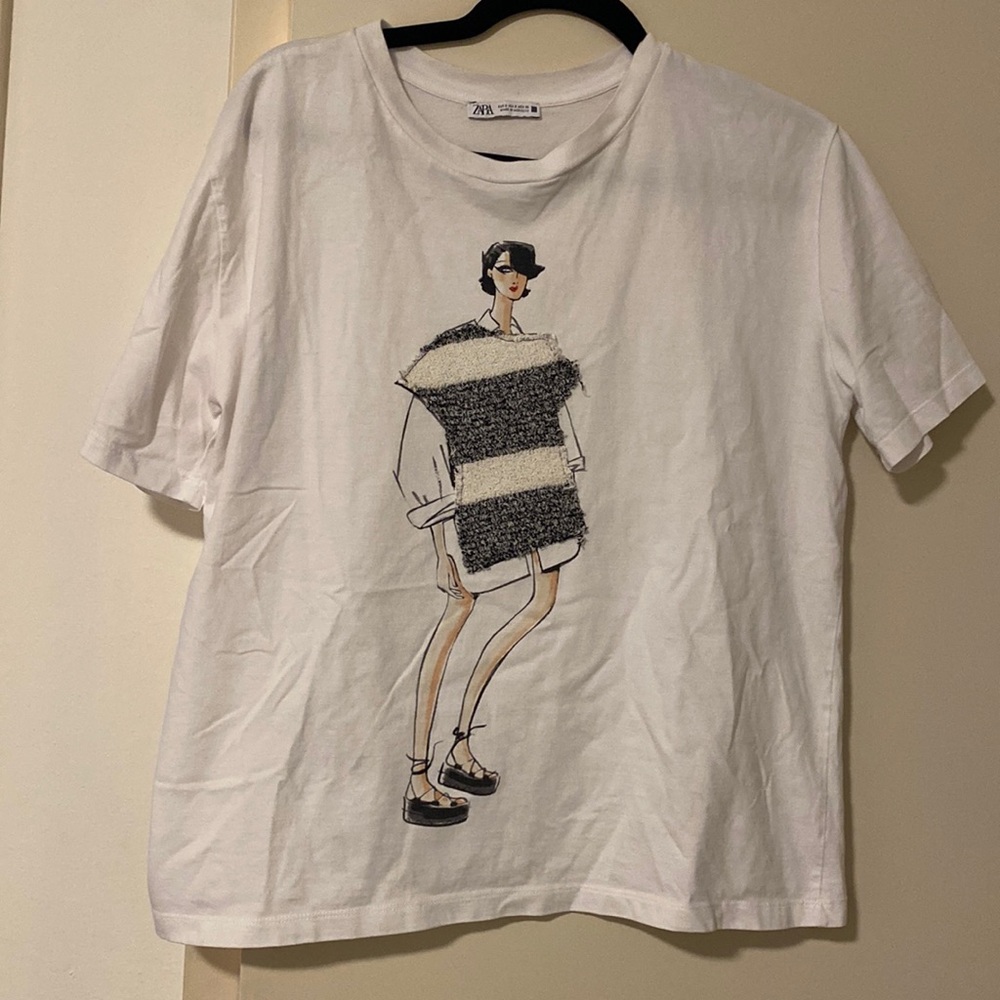 ZARA graphic white Tee - fashion silhouette- Sz Small